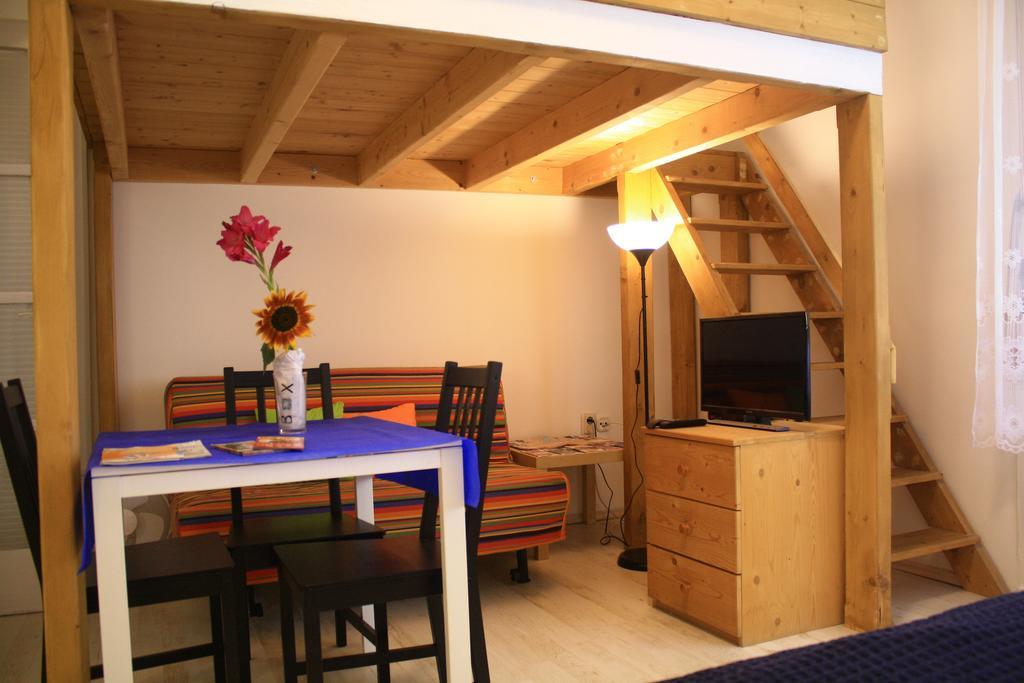 O-Ujlak Apartman บูดาเปสต์ ภายนอก รูปภาพ