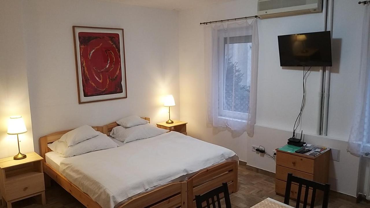 O-Ujlak Apartman บูดาเปสต์ ภายนอก รูปภาพ